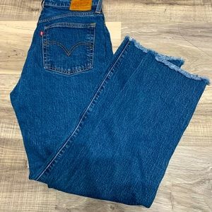 Levi’s wedgie straight size 28x28